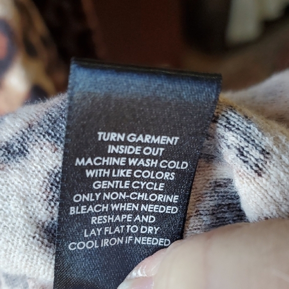 Torrid Beige Leopard Print Cardigan 4X - Picture 8 of 10